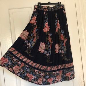 Gorgeous vintage hippie cottagecore boho romantic maxi skirt